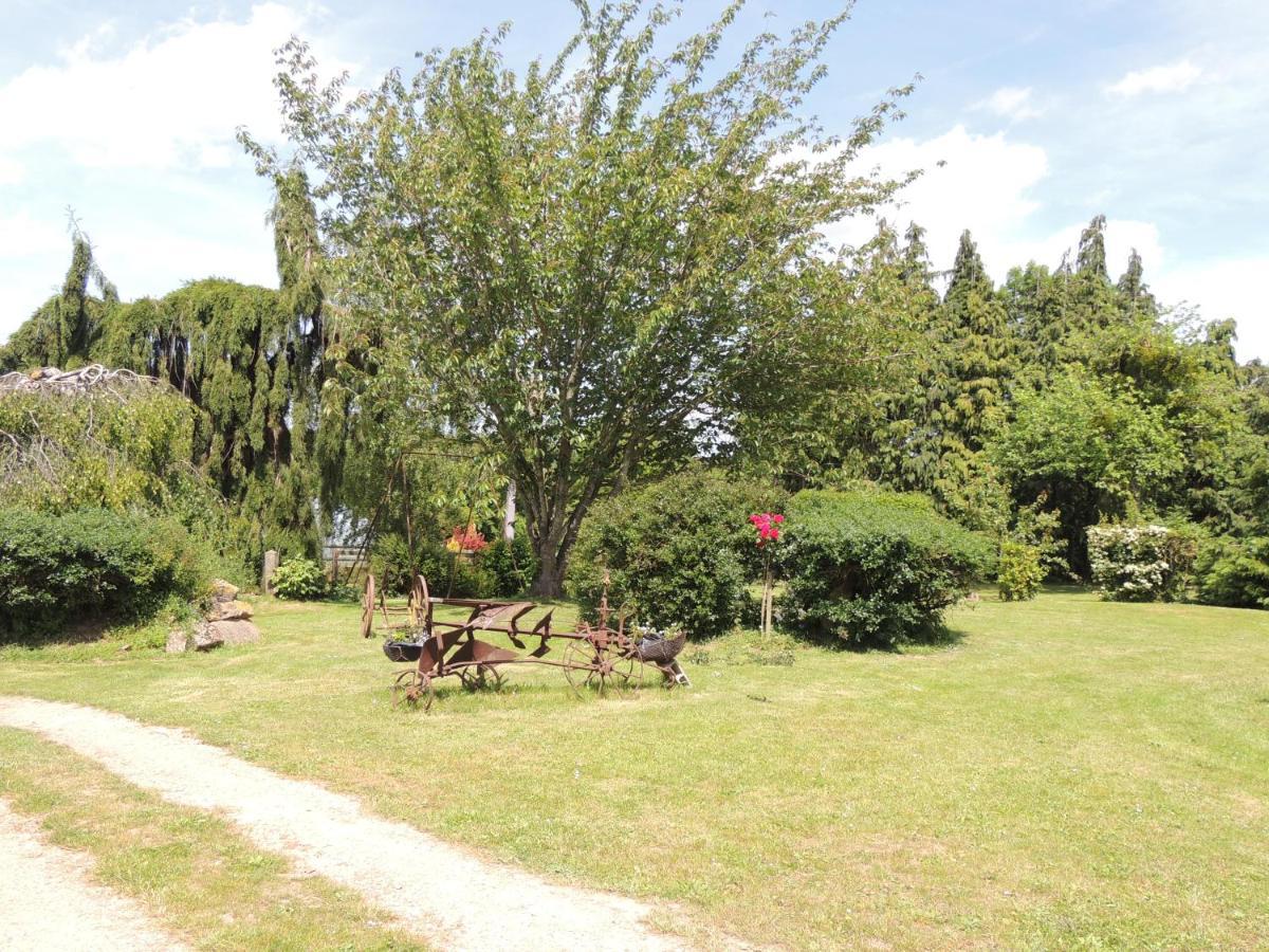 La Ferme Du Bourg Bed & Breakfast Eraines Bagian luar foto