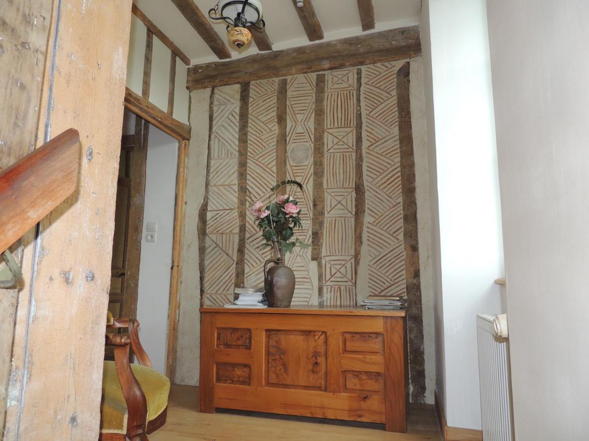 La Ferme Du Bourg Bed & Breakfast Eraines Bagian luar foto